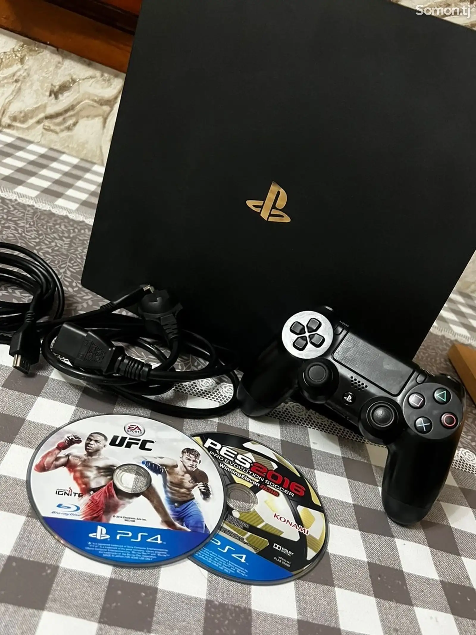 Игровая приставка Sony PlayStation 4 Pro-1