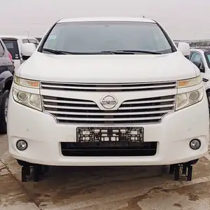 Nissan Elgrand, 2011