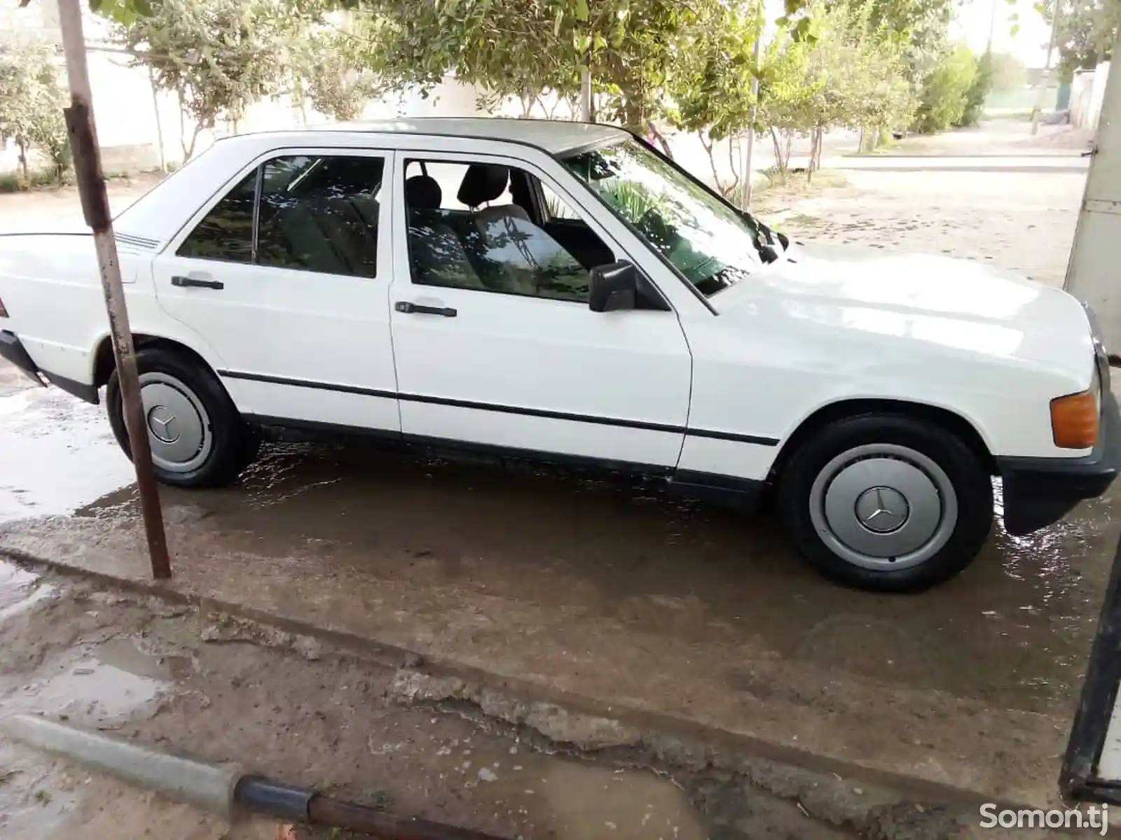 Mercedes-Benz W201, 1990-2