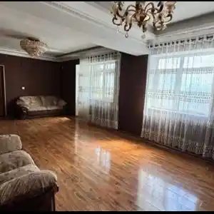 3-комн. квартира, 5 этаж, 110м², Садбарг