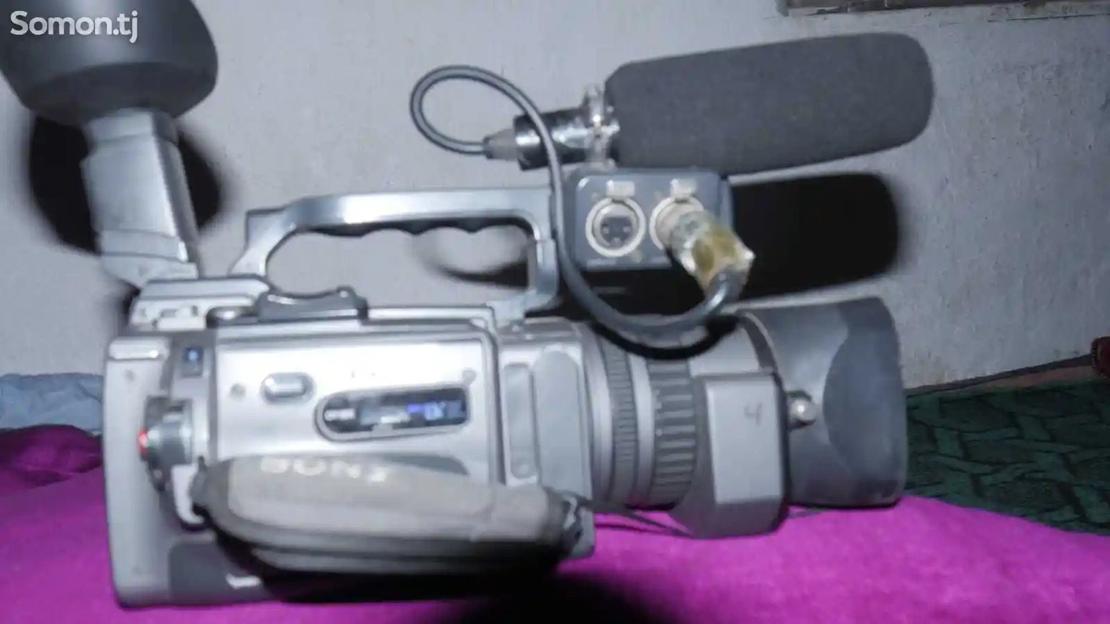 Видеокамера Sony 150-4