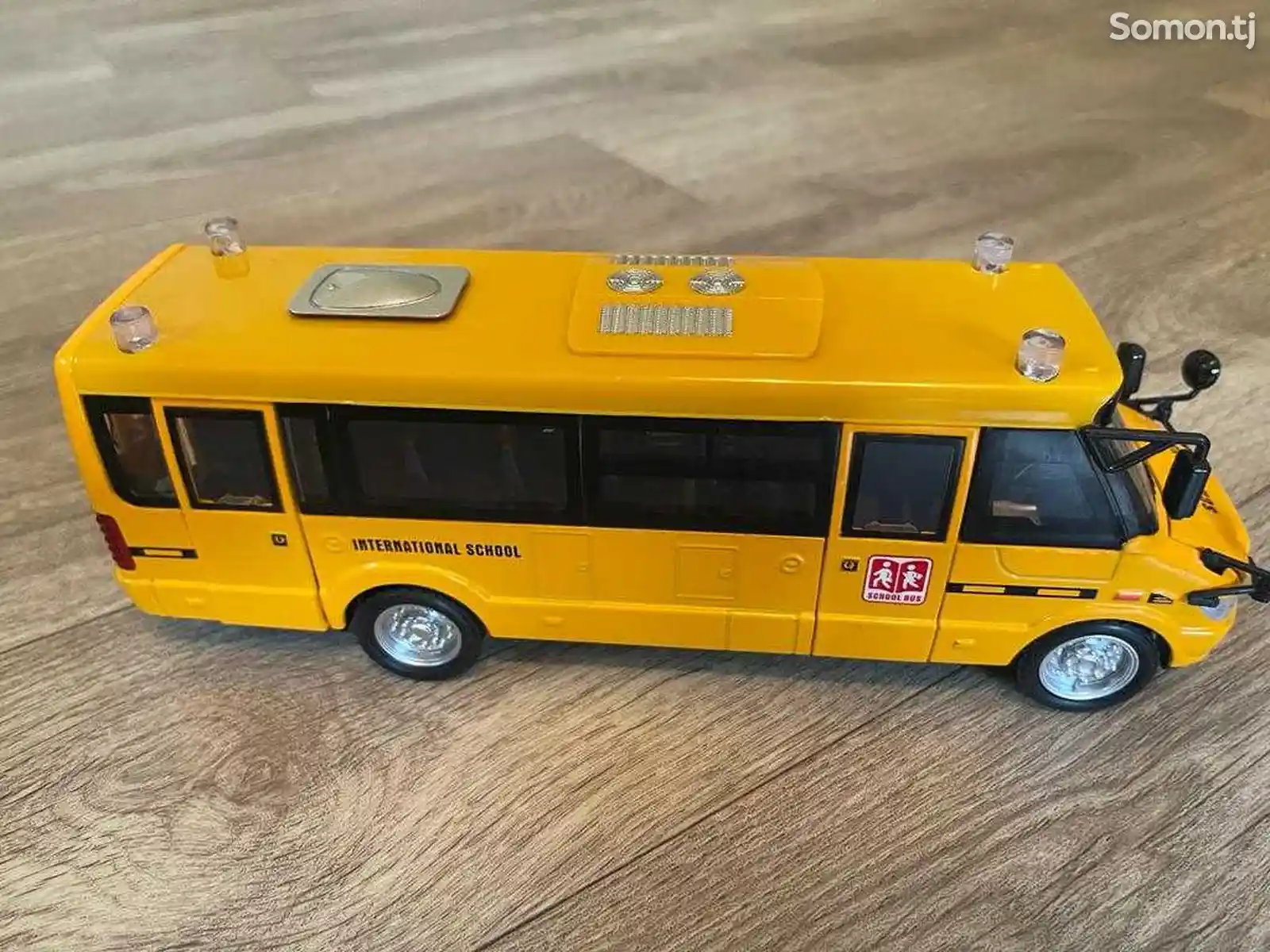Металлический автобус игрушка-5