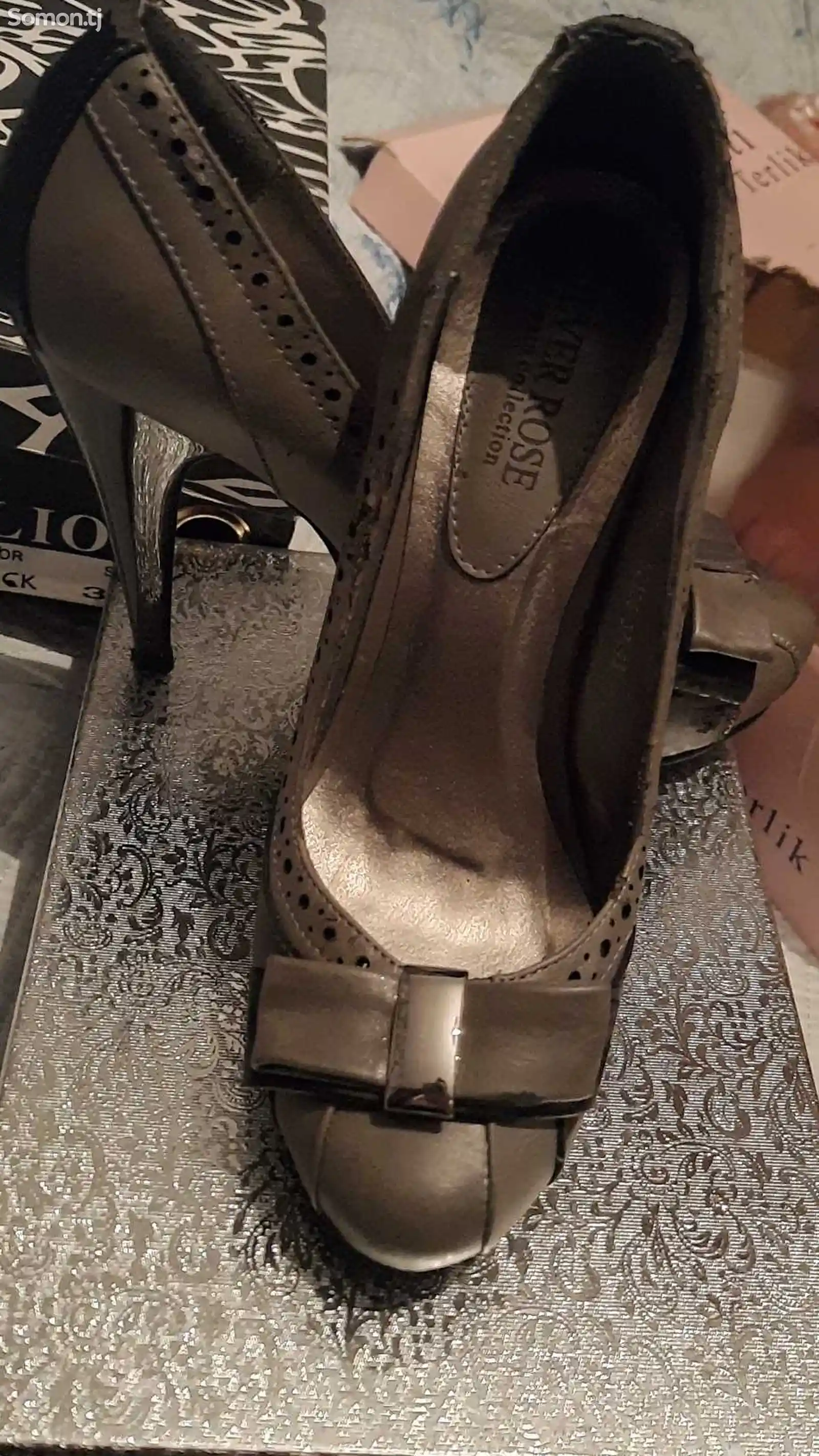 Комплект женской обуви-4