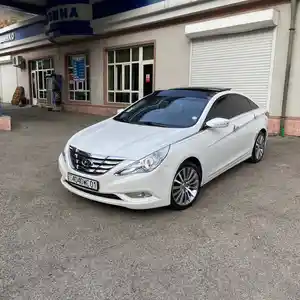 Hyundai Sonata, 2010