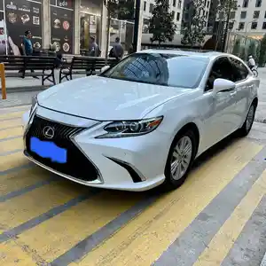 Lexus ES series, 2015