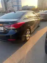 Hyundai Elantra, 2015-5