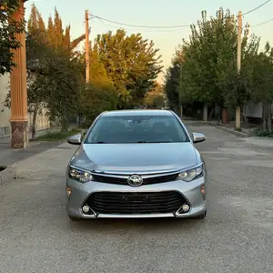 Toyota Camry, 2016