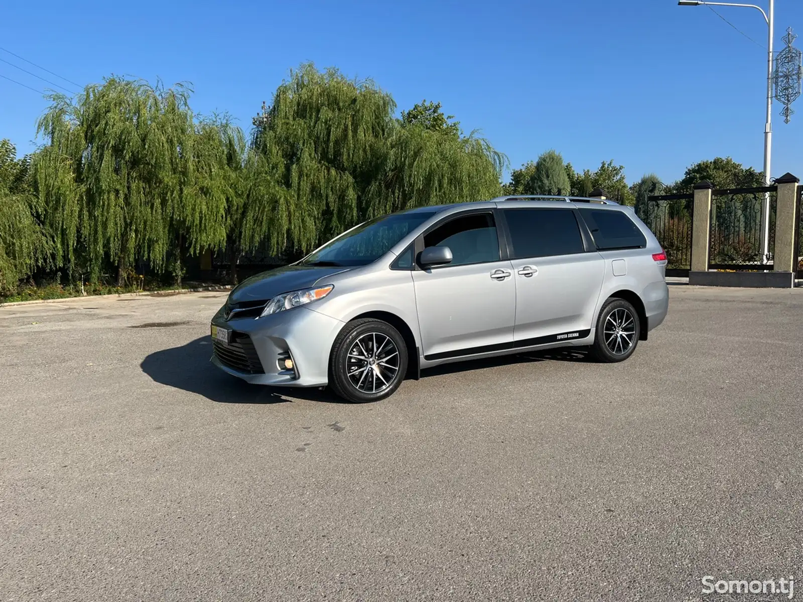 Toyota Sienna, 2011-3