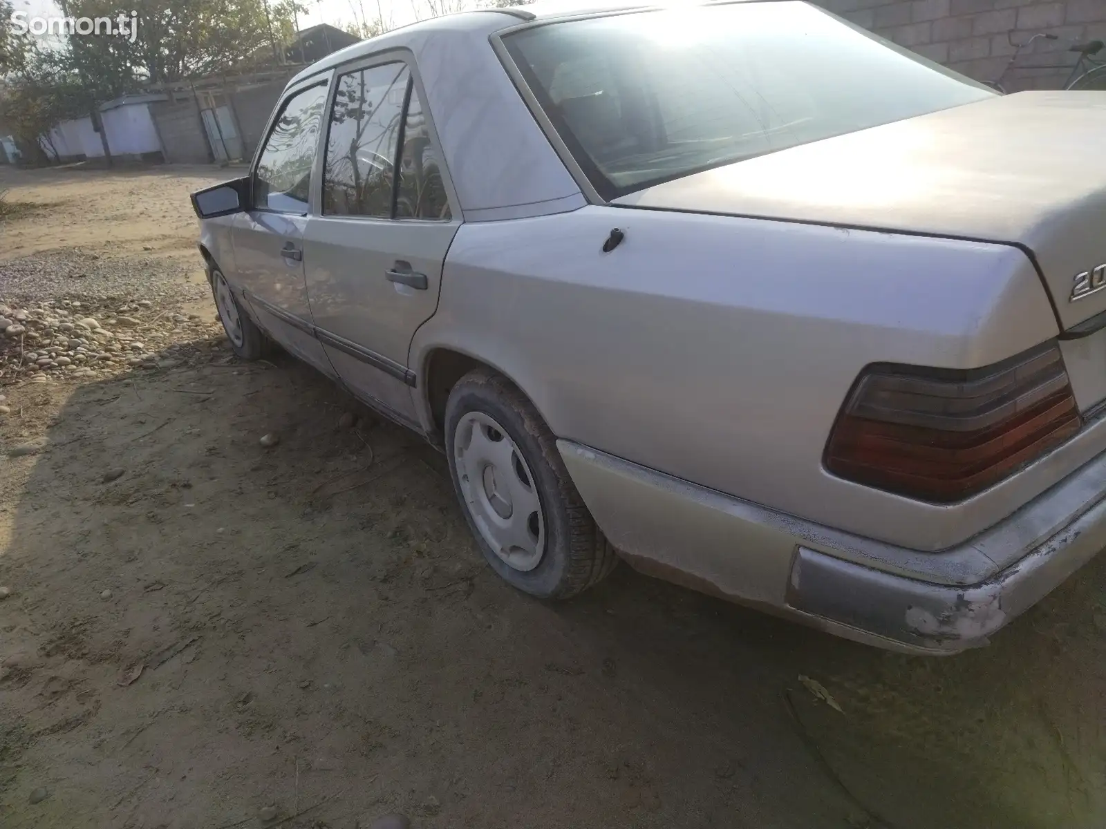 Mercedes-Benz W124, 1990-1