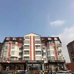 3-комн. квартира, 5 этаж, 80 м², 82 мкр, KFC