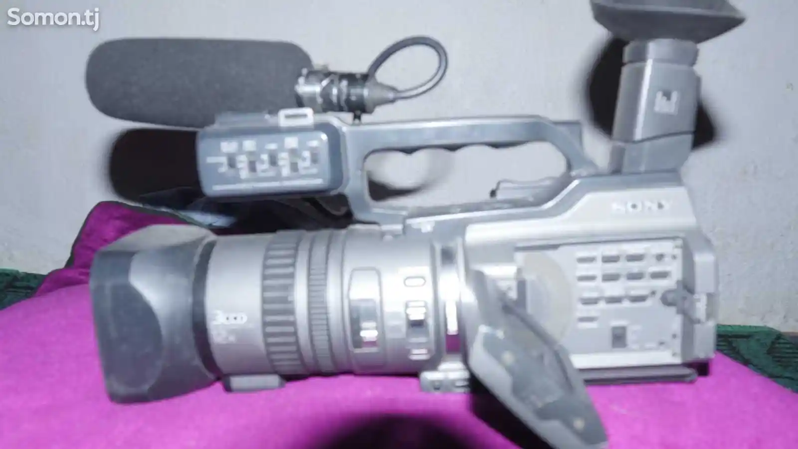 Видеокамера Sony 150-1