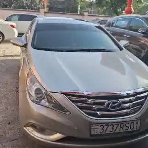 Hyundai Sonata, 2011