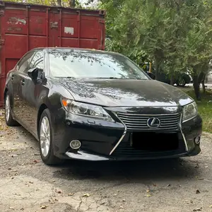 Lexus ES series, 2013