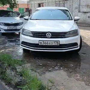 Volkswagen Jetta, 2015