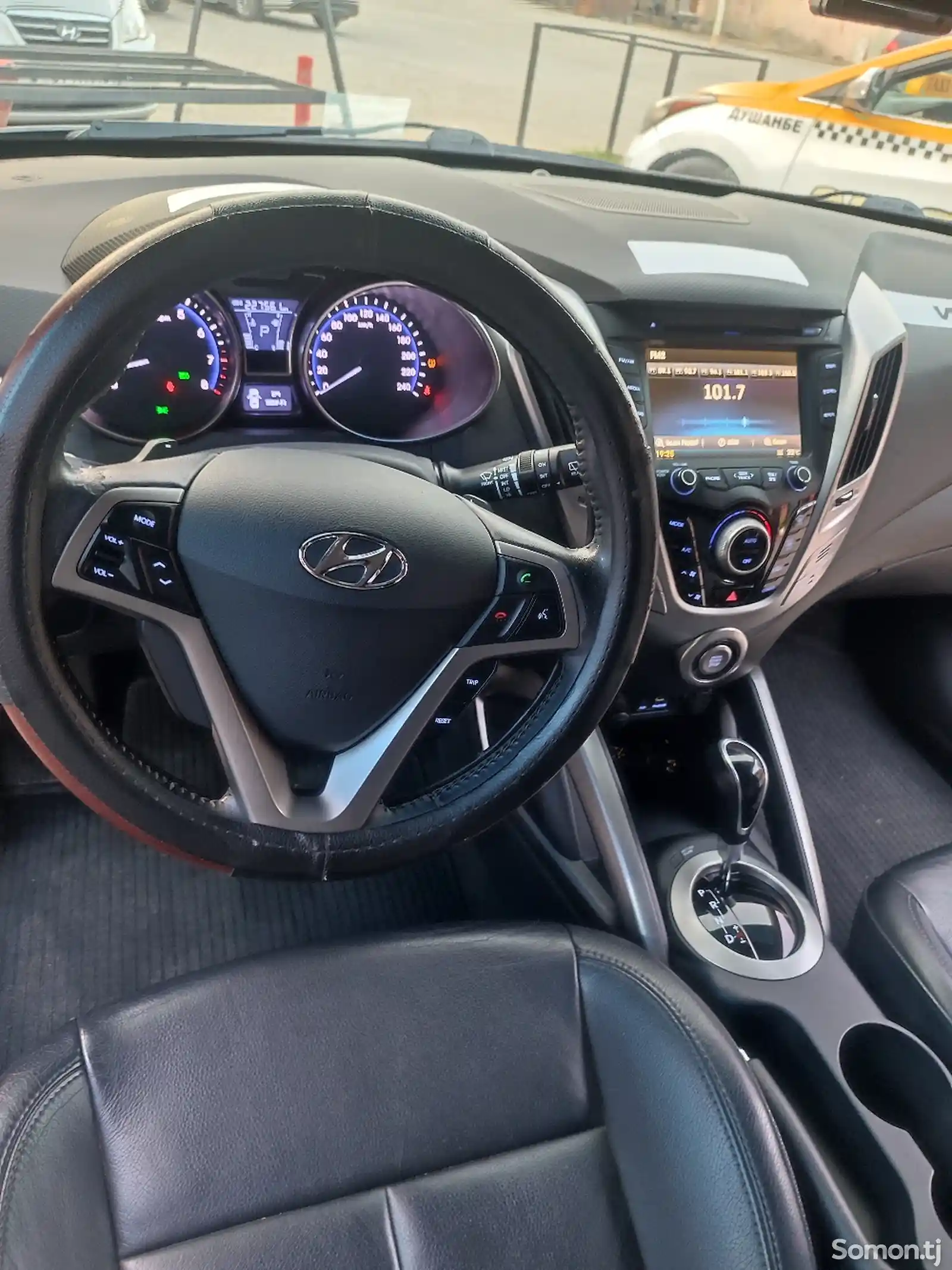 Hyundai Veloster, 2013-6