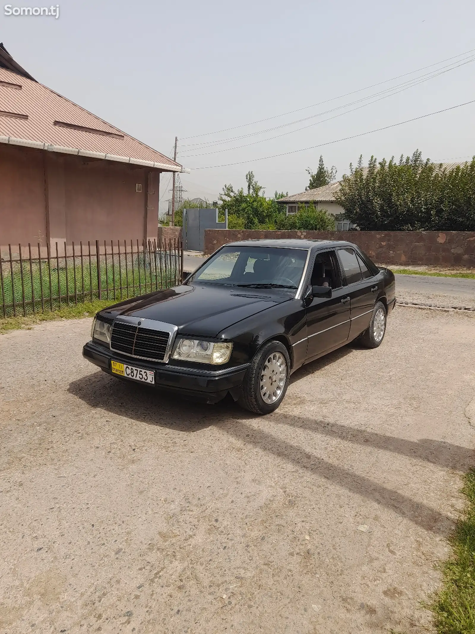 Mercedes-Benz W124, 1990-1