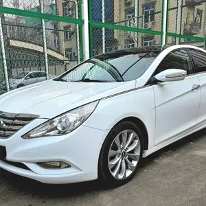 Hyundai Sonata, 2011