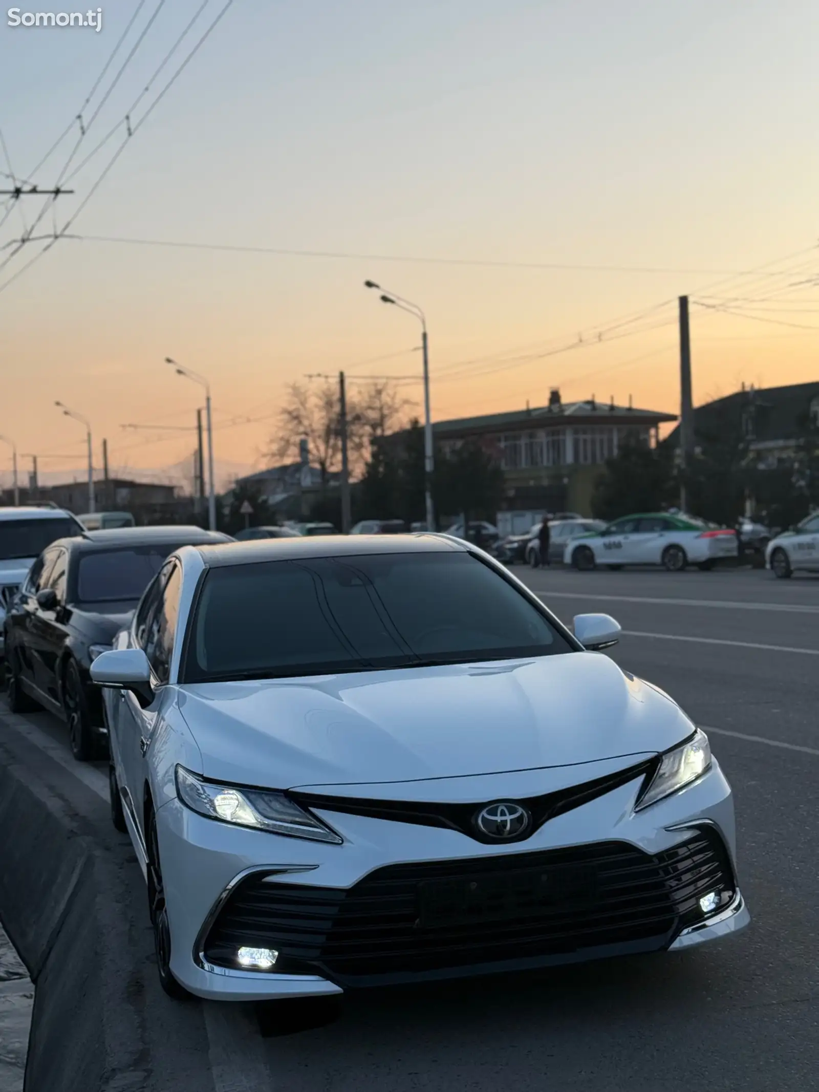 Toyota Camry, 2018-1