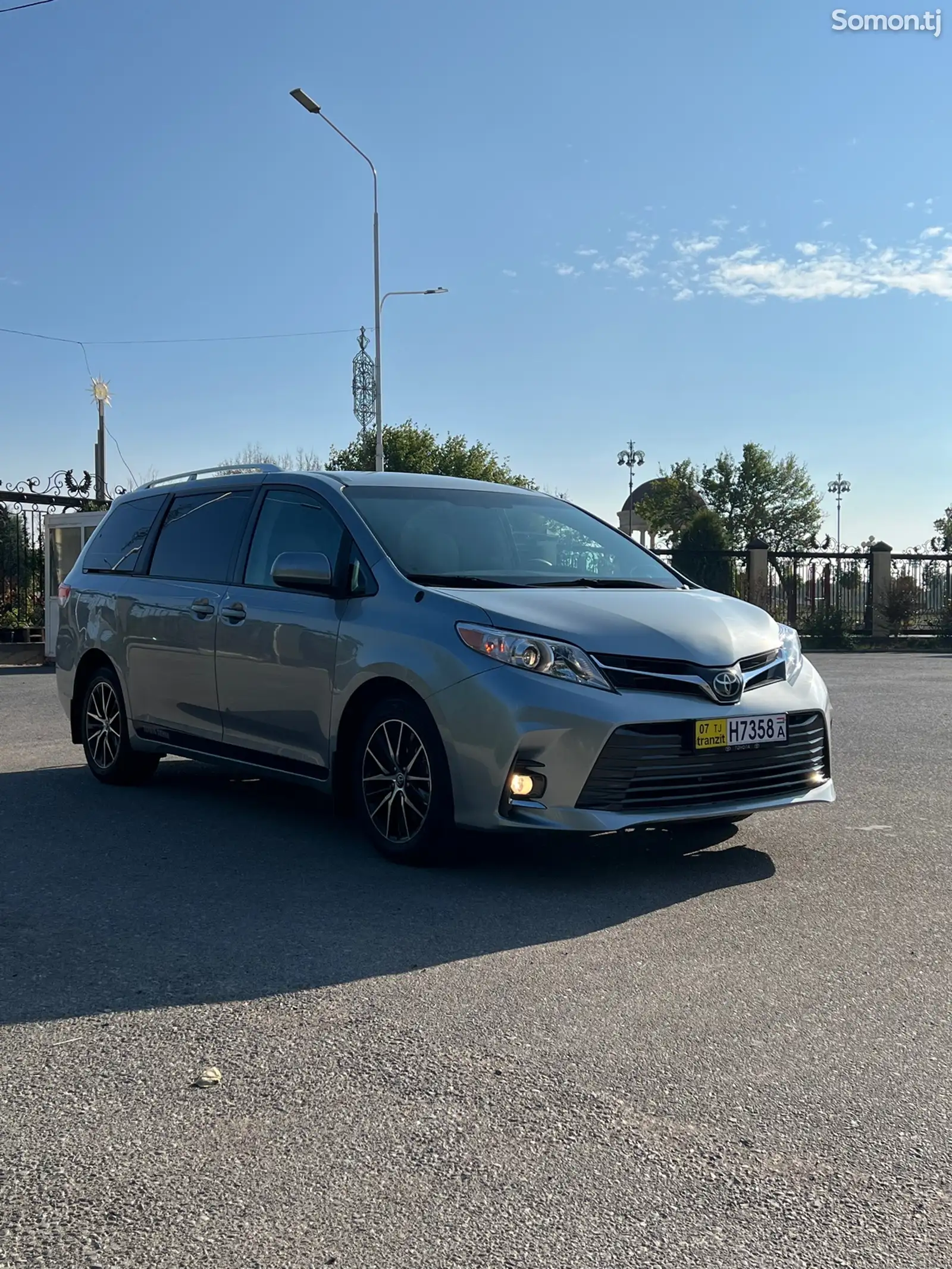 Toyota Sienna, 2011-4