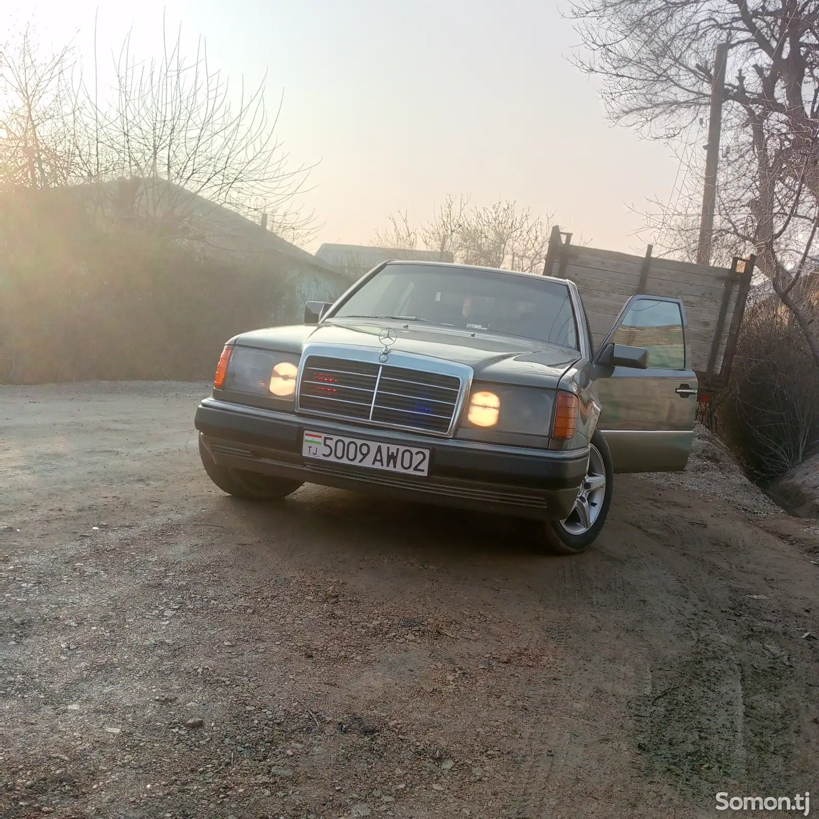 Mercedes-Benz W124, 1990-1