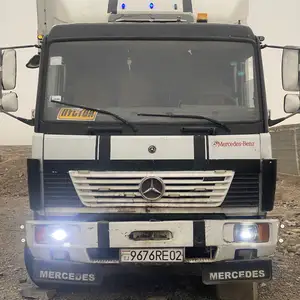 Бортовой грузовик Mercedes-Benz Atego 1114, 1990