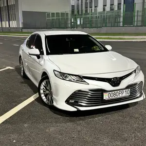 Toyota Camry, 2018