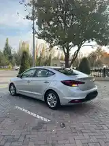 Hyundai Elantra, 2019-4