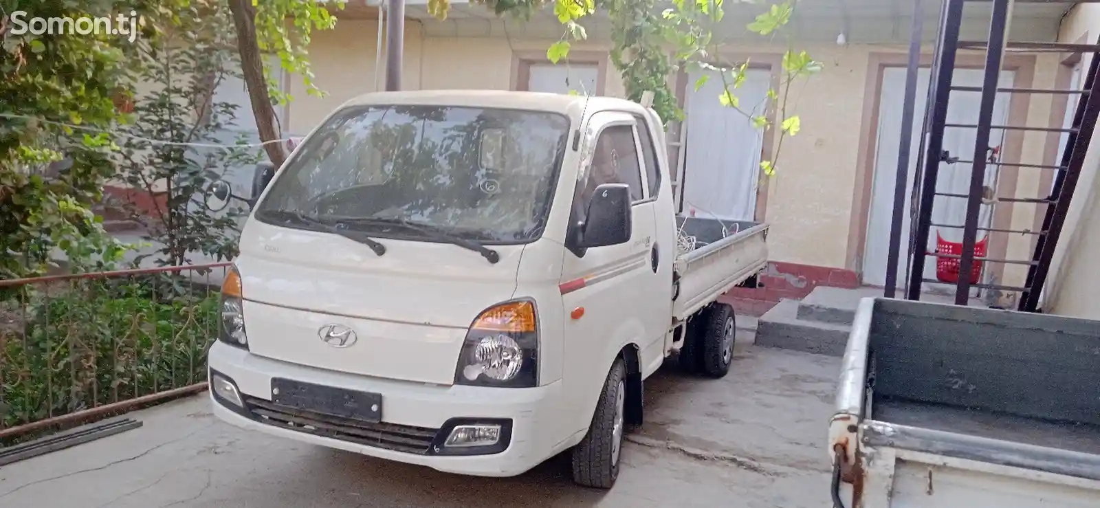 Бортовой автомобиль Hyundai Porter 2, 2015-1