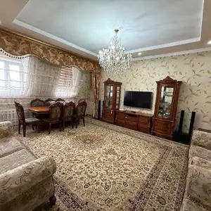 2-комн. квартира, 5 этаж, 105м², Славянский