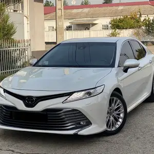 Toyota Camry, 2018