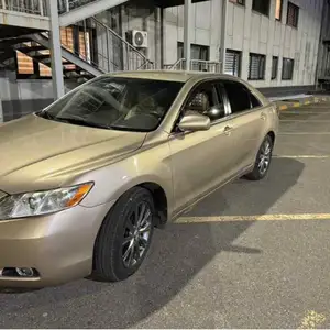 Toyota Camry, 2010