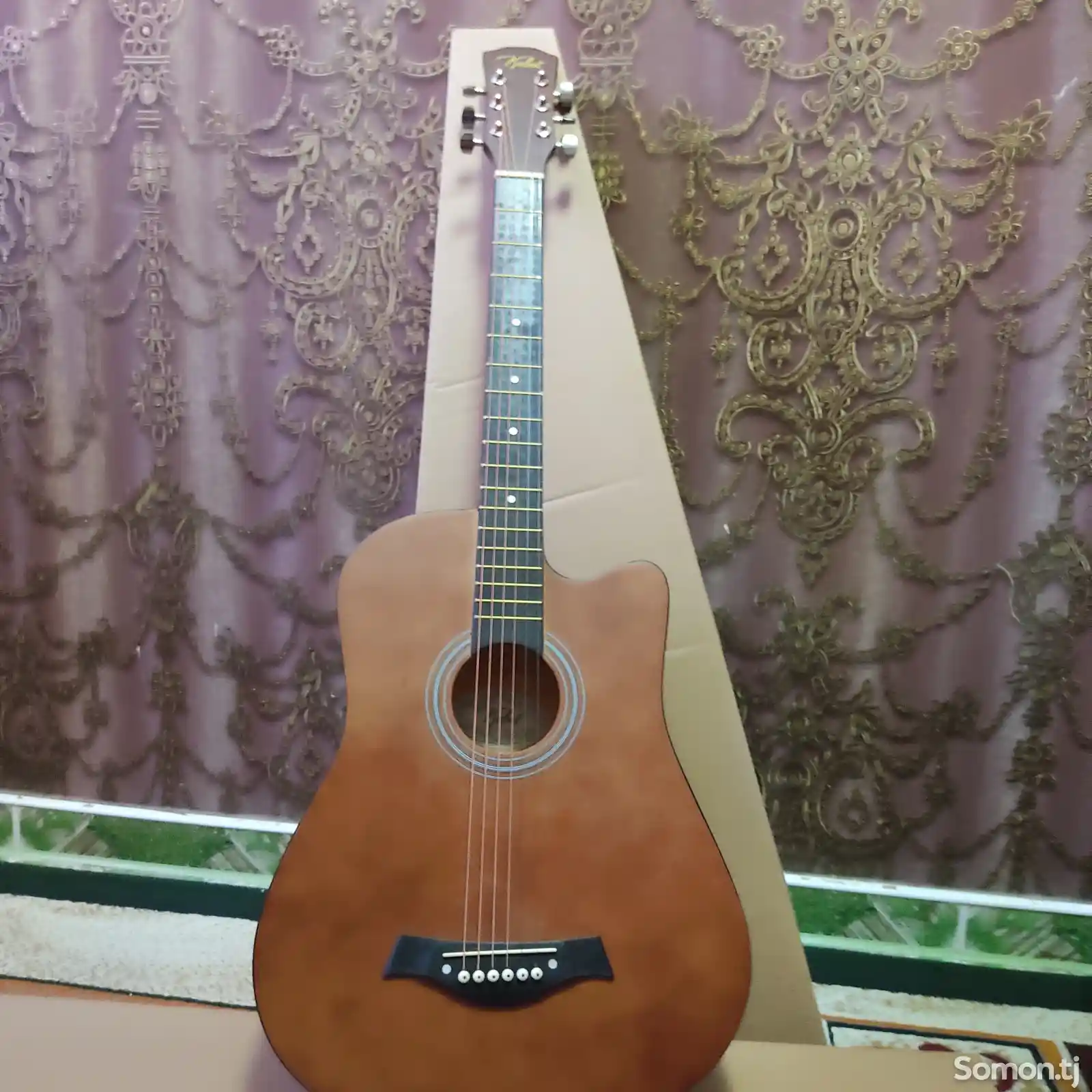 Гитара с чехлом-1