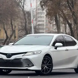 Toyota Camry, 2018