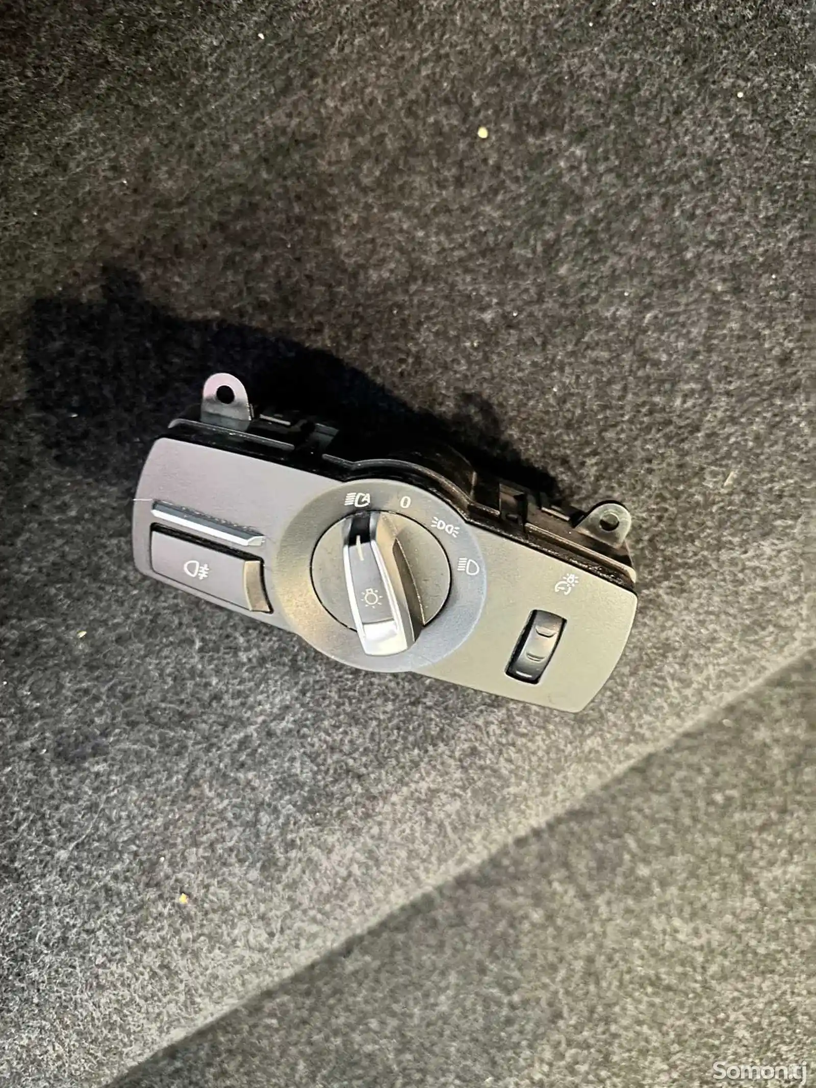 Кнопка переключения фары от BMW F10