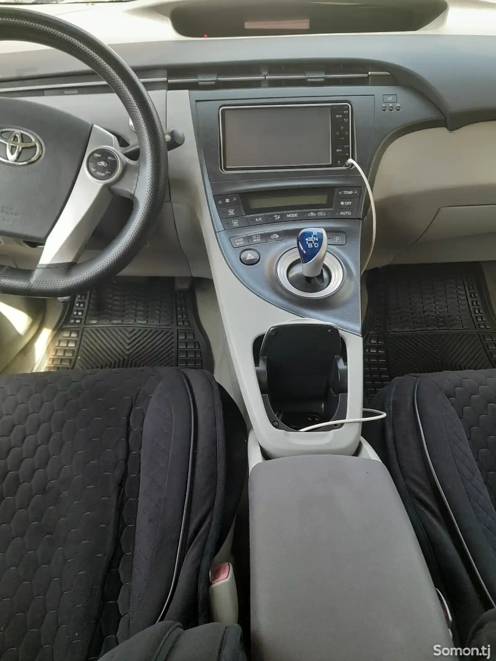 Toyota Prius, 2010-11