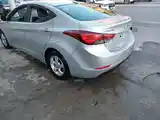 Hyundai Elantra, 2015-4