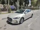 Hyundai Elantra, 2017-5