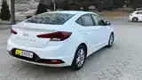 Hyundai Elantra, 2020-6