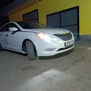 Hyundai Sonata, 2011