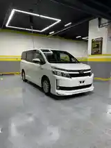 Toyota Voxy, 2014-10