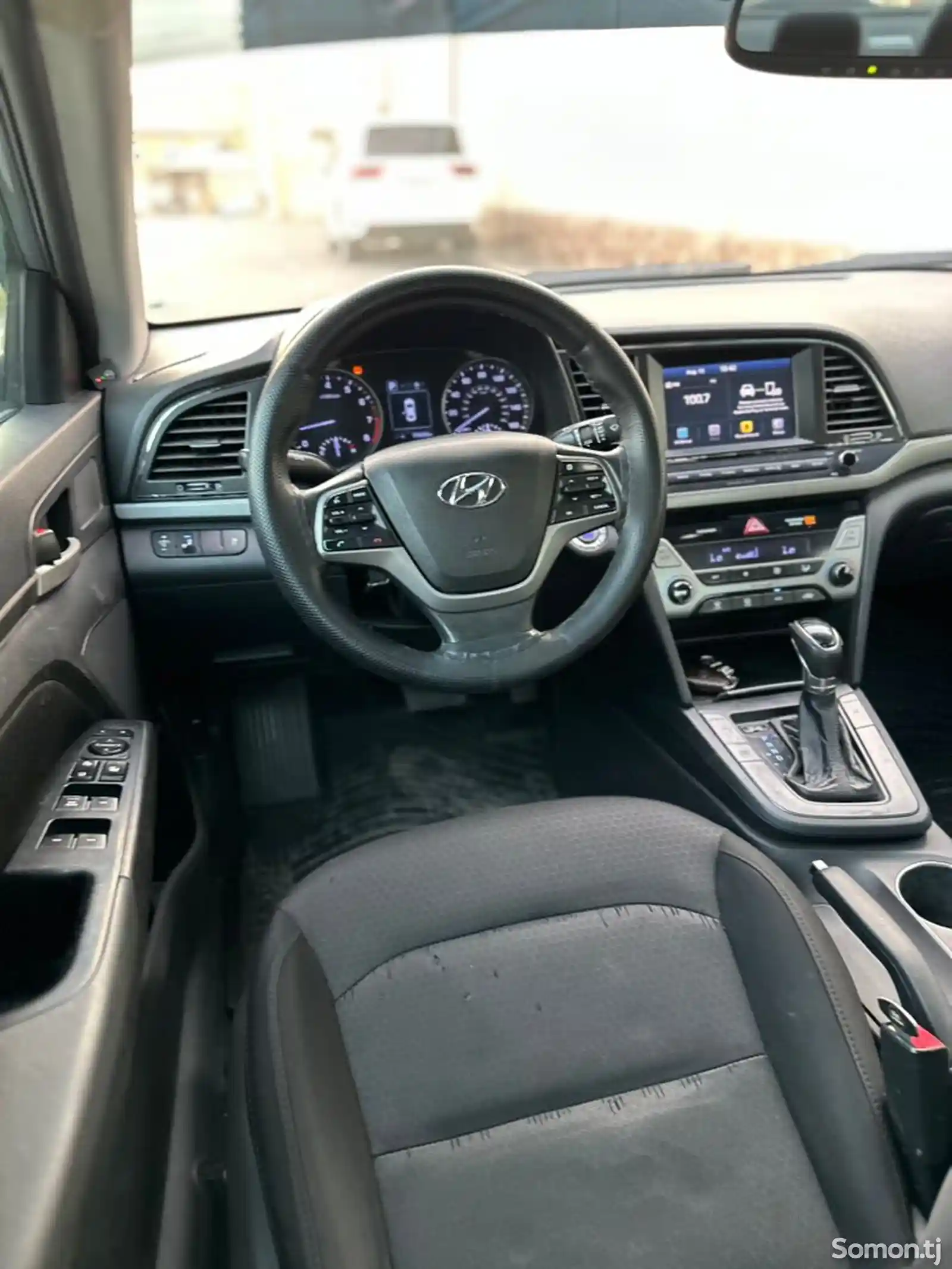 Hyundai Elantra, 2016-8