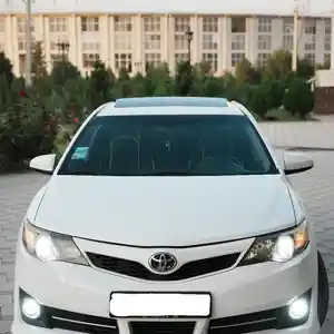 Toyota Camry, 2012