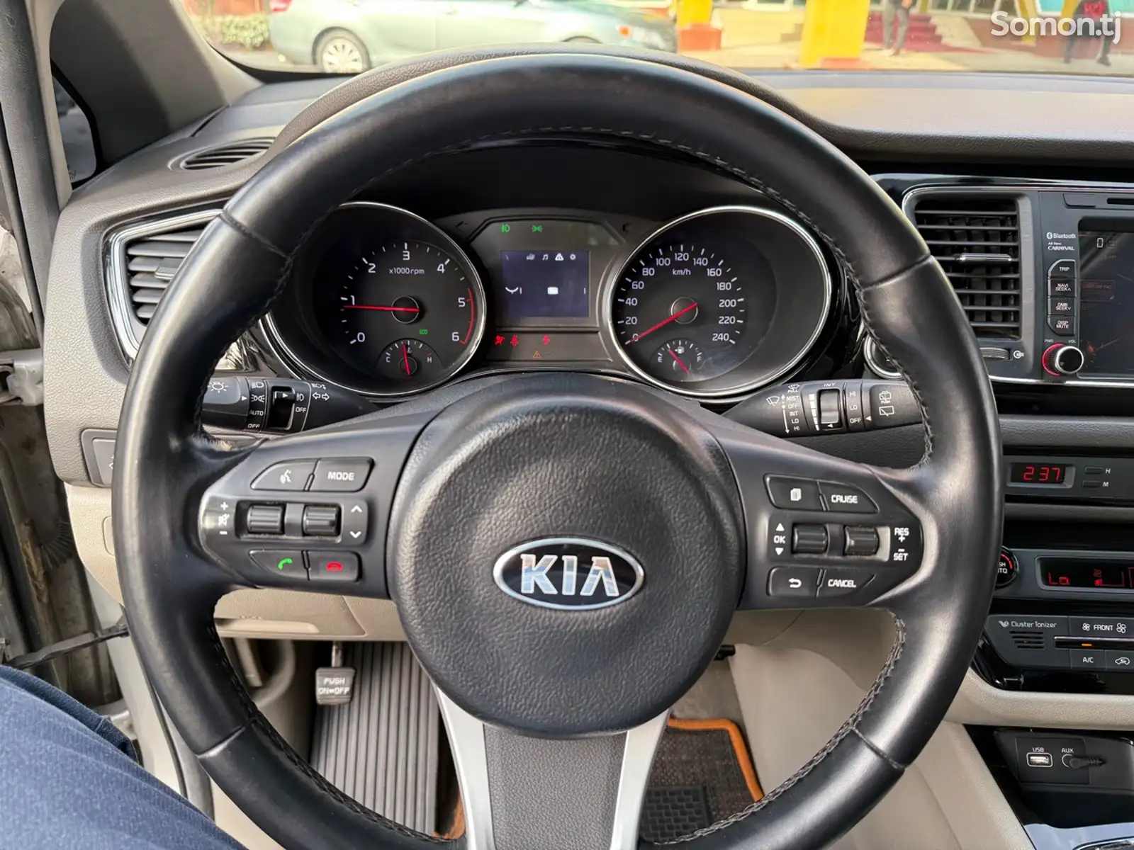 Kia Carnival, 2015-12