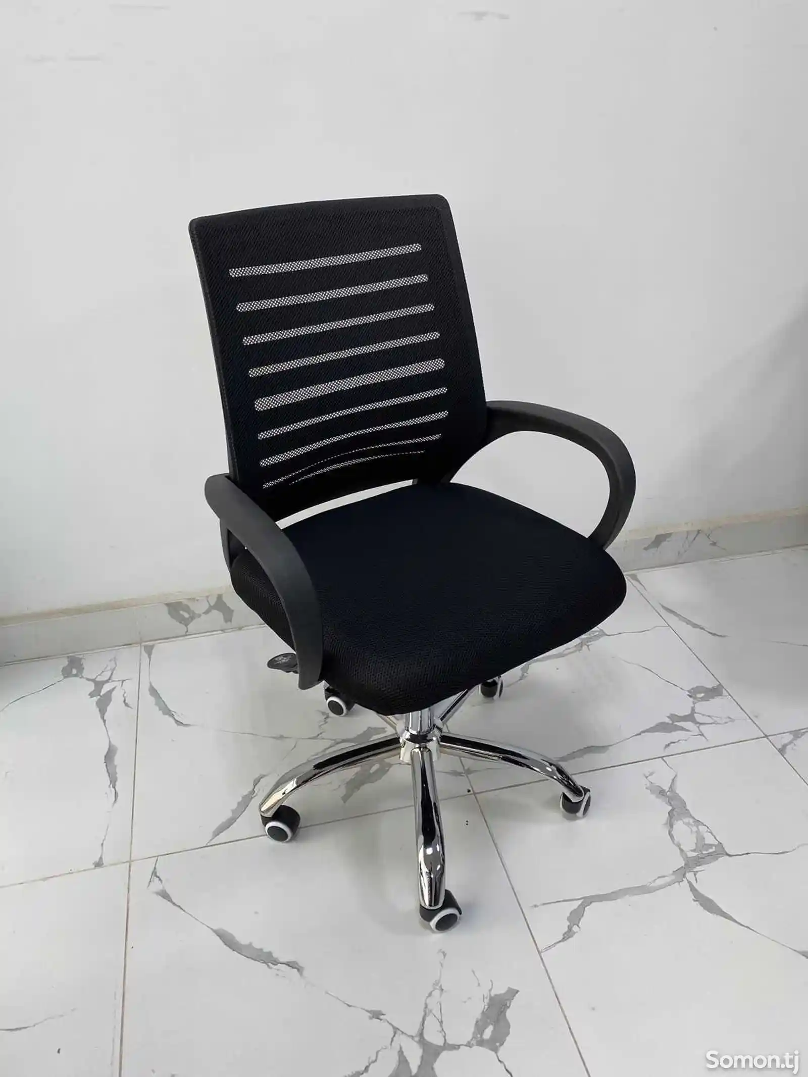 Сеточное кресло для офиса-1