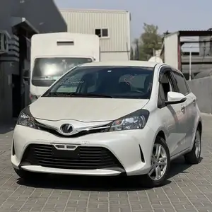 Toyota Vitz, 2015