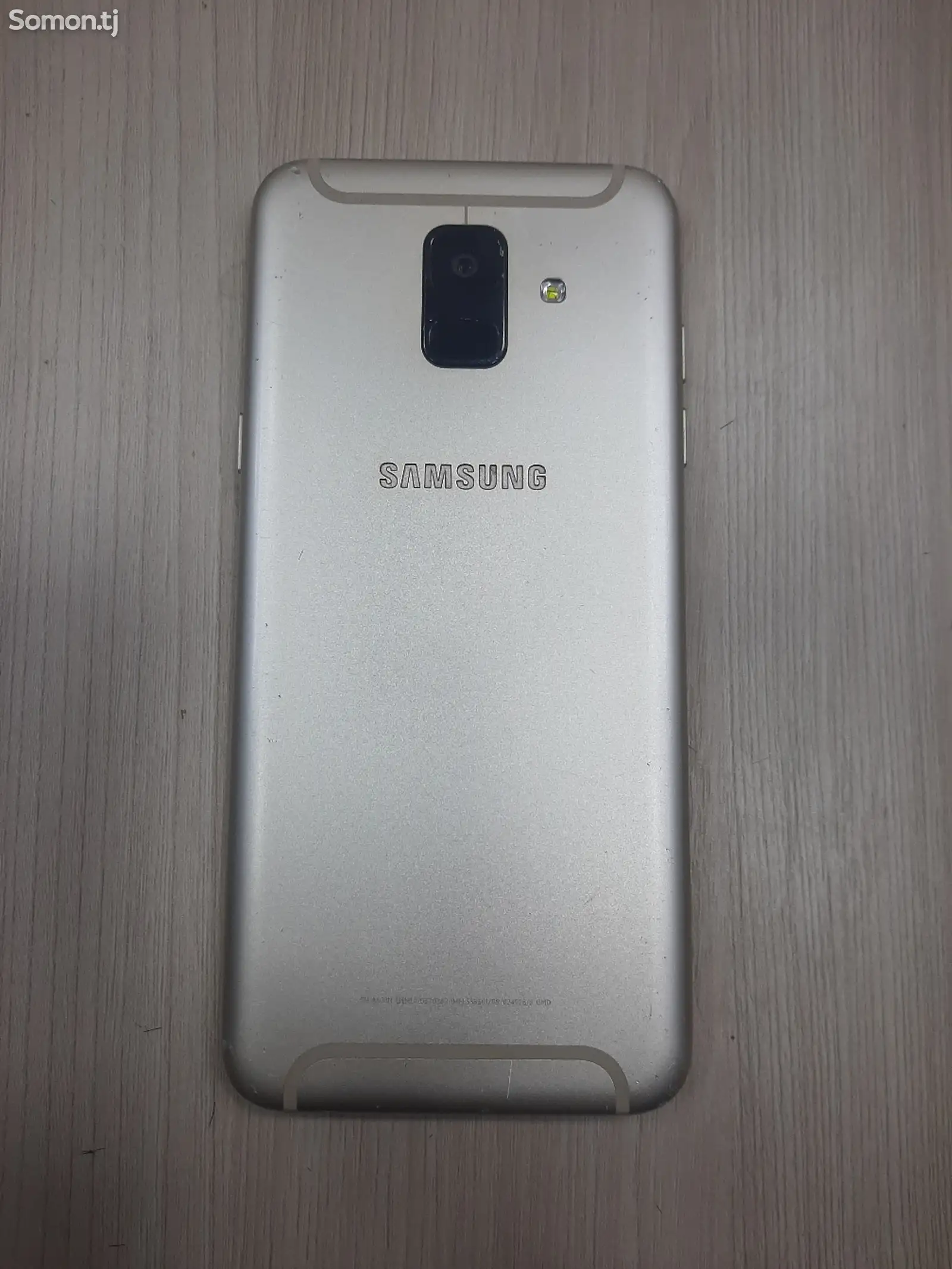 Samsung Galaxy A6-1