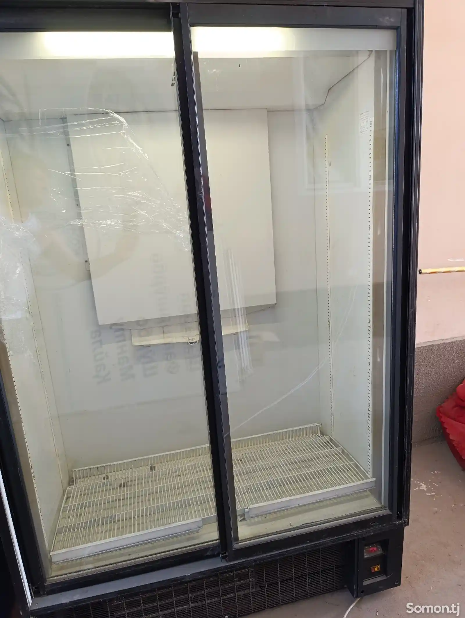 Витринный холодильник-2