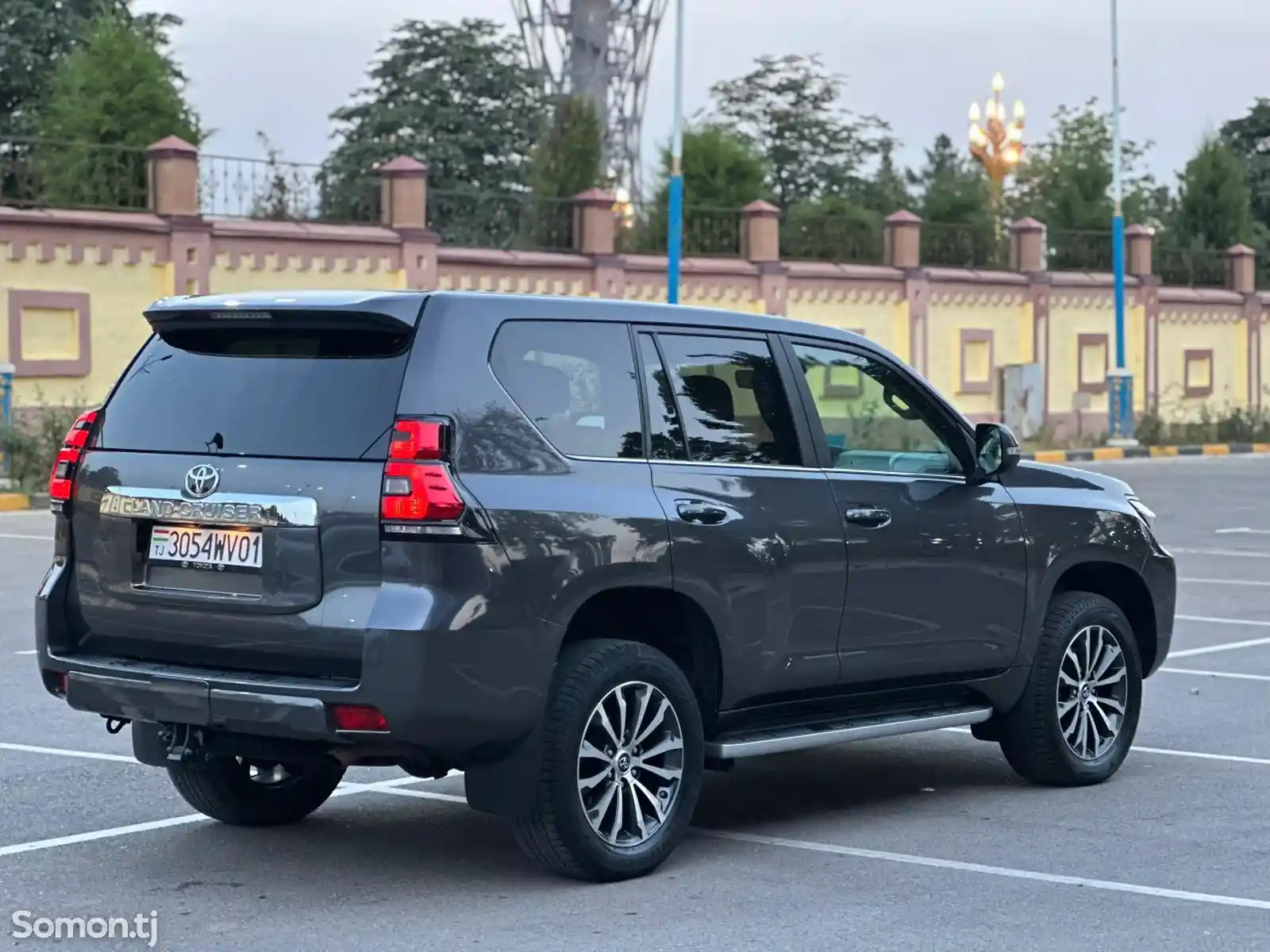 Toyota Land Cruiser Prado, 2023-8