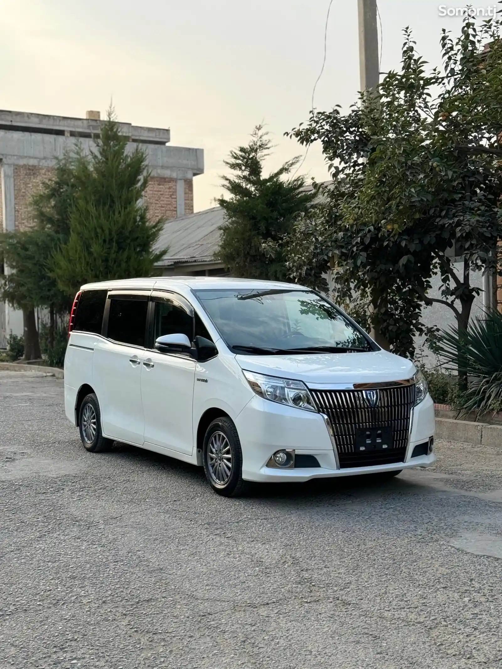 Toyota Voxy, 2015-1