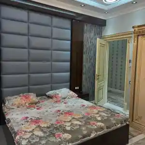 2-комн. квартира, 2 этаж, 80м², 19мкр